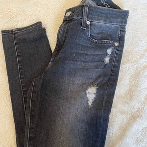 7 for all mankind skinny jeans. NWOT. 25